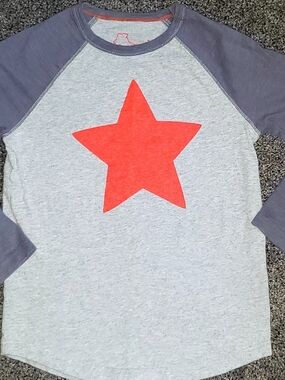 Mini Boden Sz 7/8 Grey Raglan Tee with Red Star Vguc